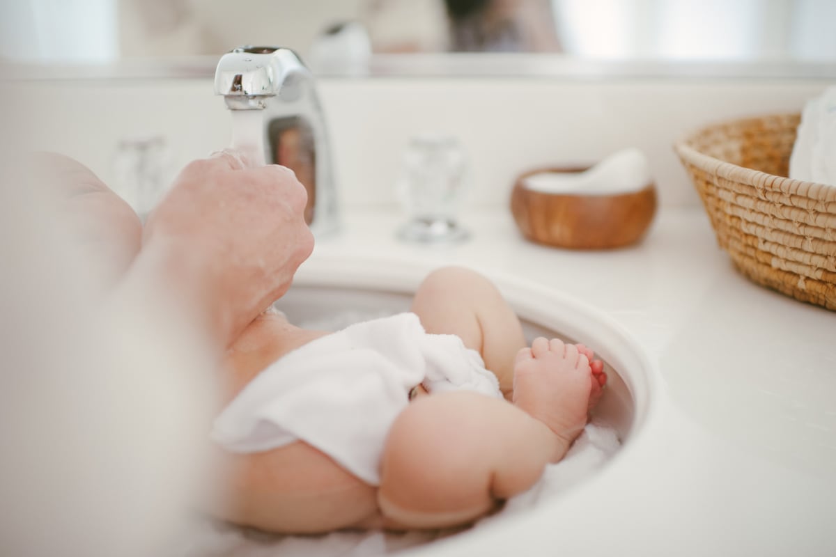 Your Complete Guide to Giving Your Newborn a Bath